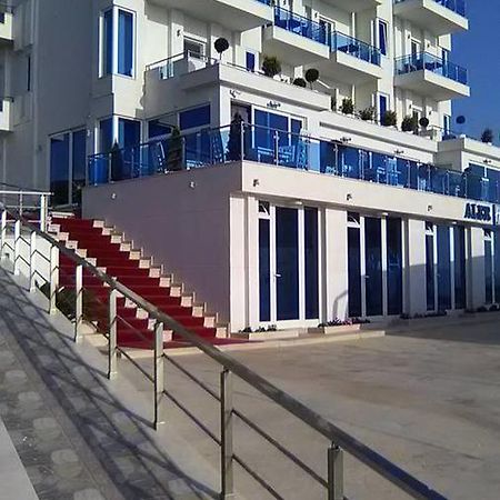 Aler Holiday Inn Саранда Екстер'єр фото