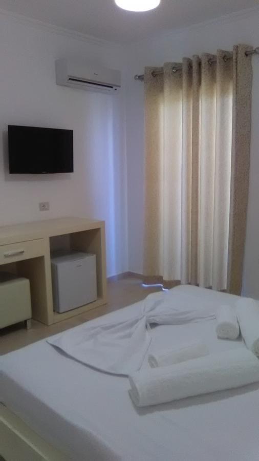 Aler Holiday Inn Саранда Екстер'єр фото