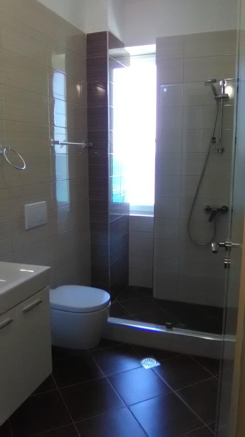 Aler Holiday Inn Саранда Екстер'єр фото
