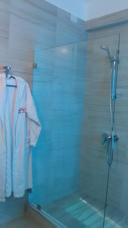Aler Holiday Inn Саранда Екстер'єр фото