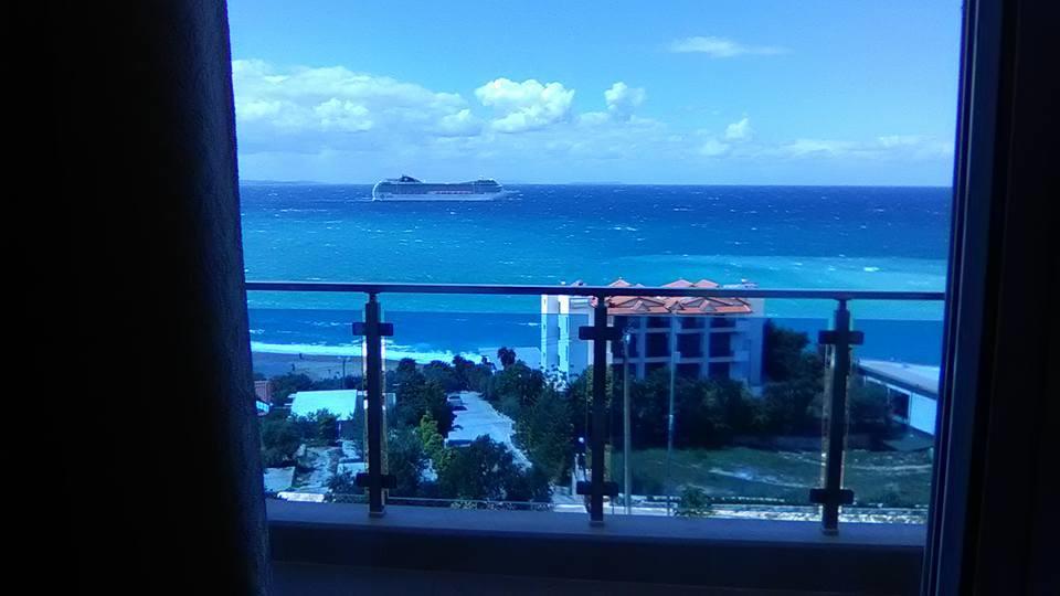 Aler Holiday Inn Саранда Екстер'єр фото