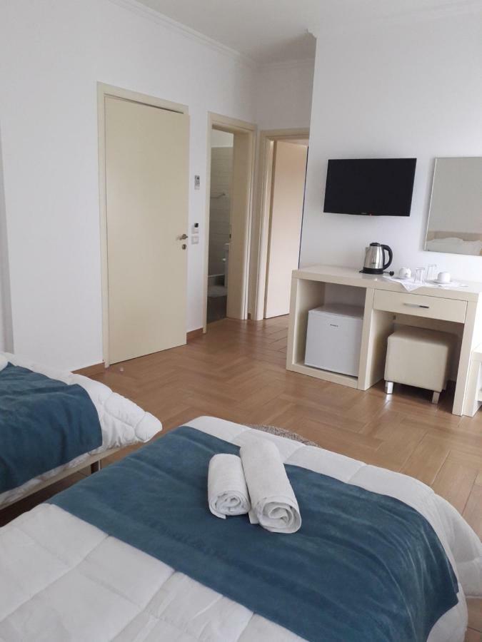 Aler Holiday Inn Саранда Номер фото