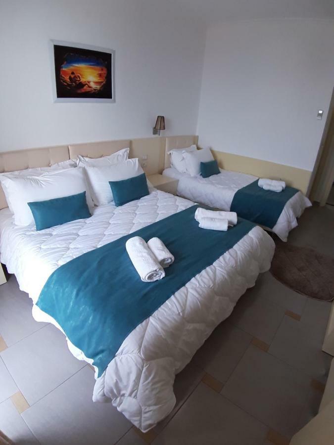 Aler Holiday Inn Саранда Номер фото