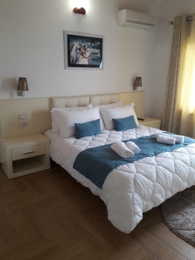 Aler Holiday Inn Саранда Номер фото