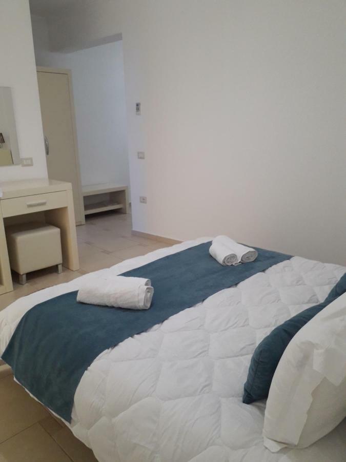 Aler Holiday Inn Саранда Номер фото